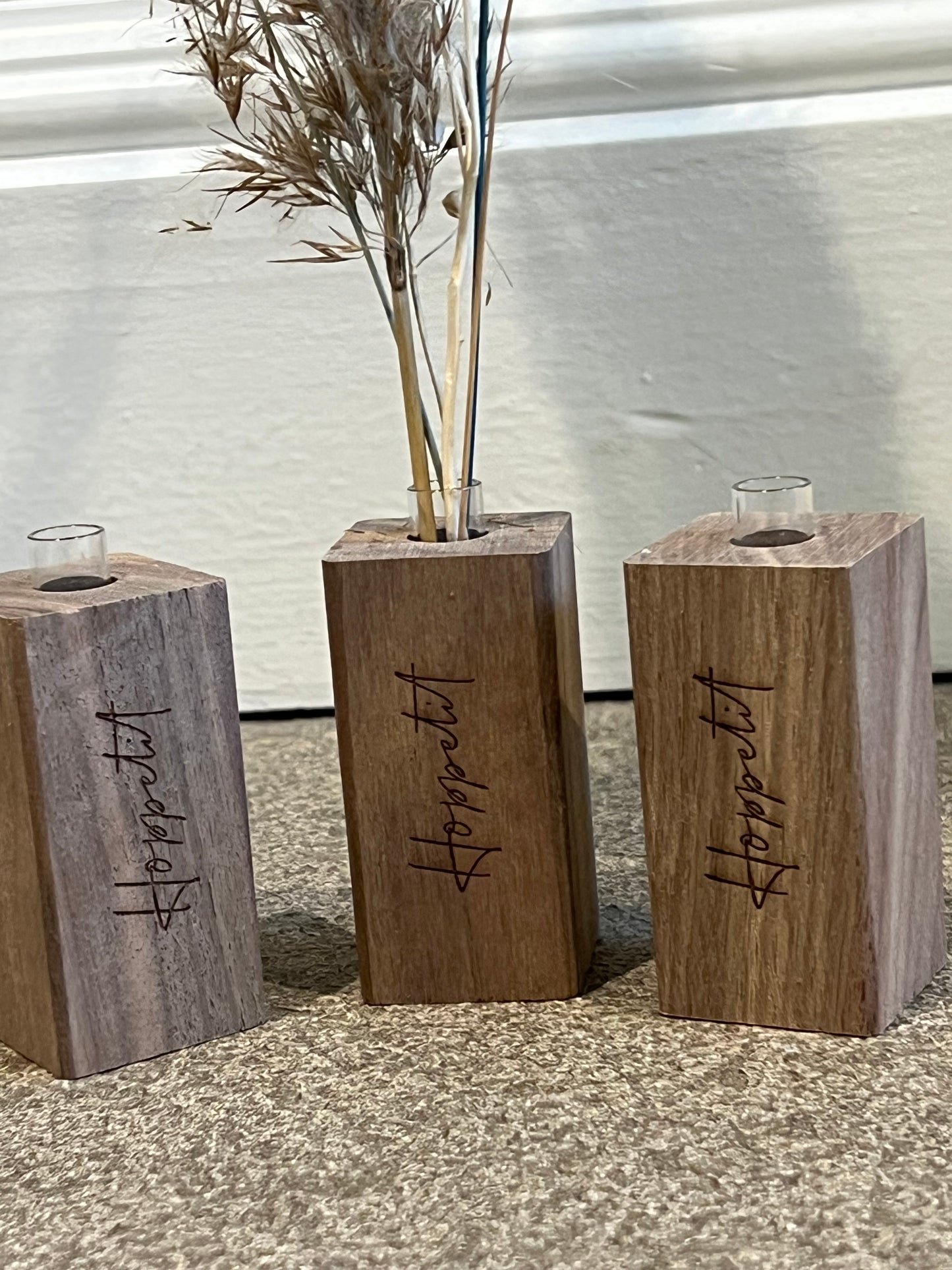 Houten bloemenvaasje incl. gravering (€4/stuk)